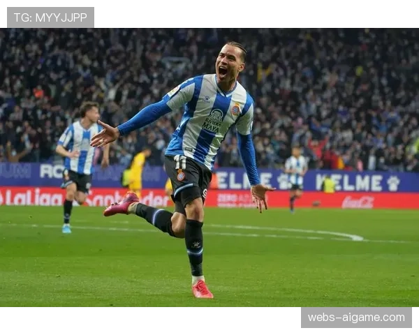 科尔多恩引援策略失败？普拉萨仅启用一人，塞维利亚保级路全靠旧将